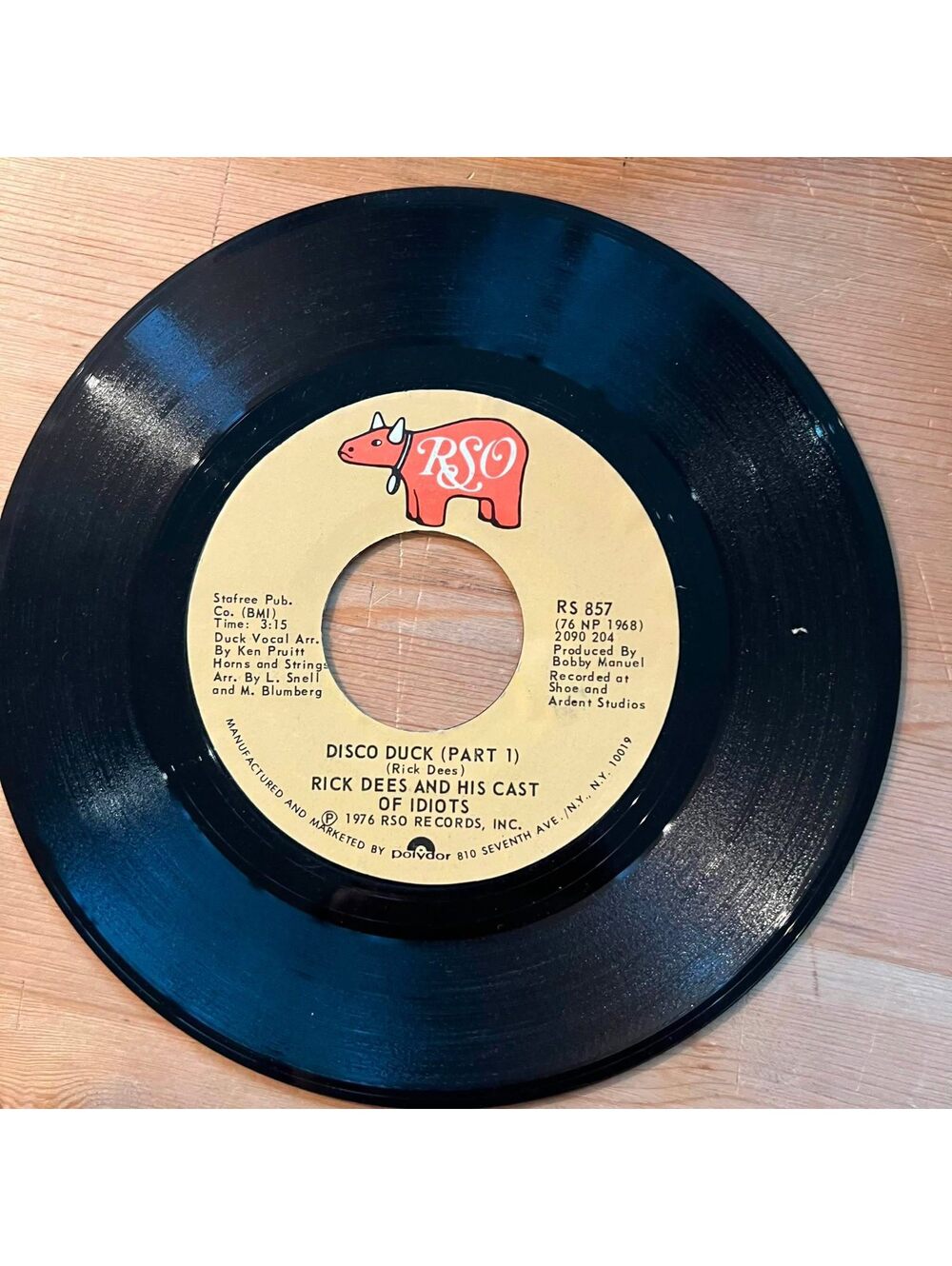 Rick Dees and his Cast of Idiots - Disco Duck Part 1 & Part 11 45rpm VG+ R11